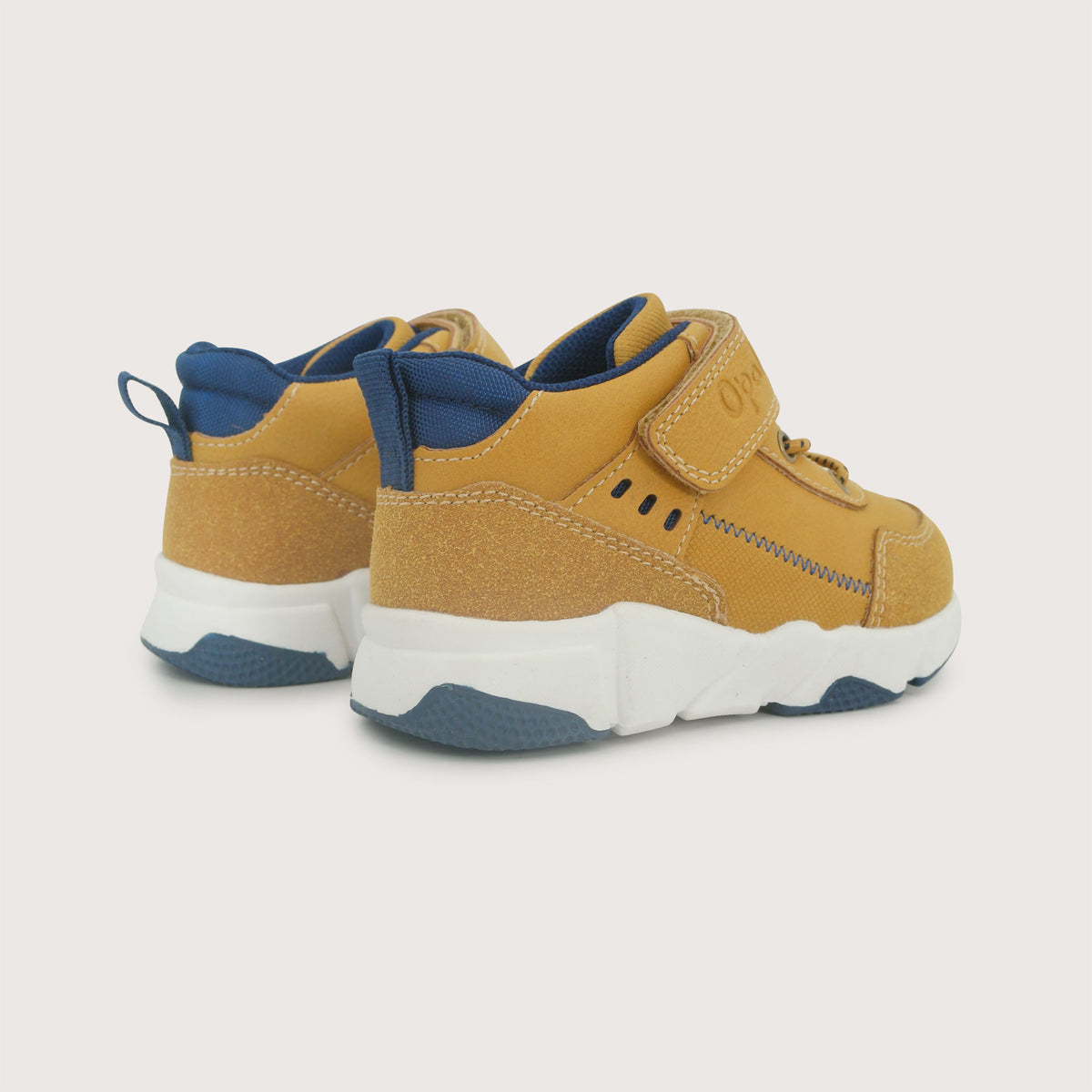 Zapatilla Velcro y Cordón Elasticado